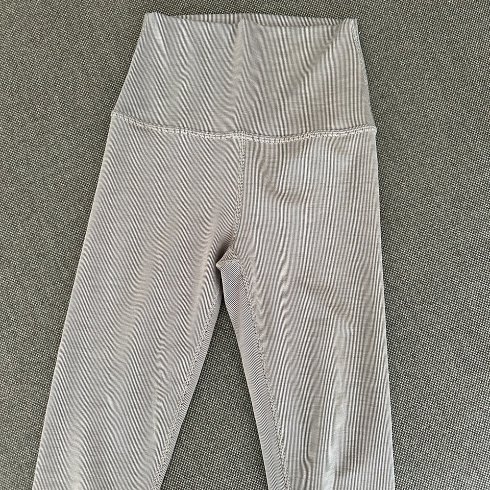 Beyond Yoga Ribbed Gray Leggings Soft Comfortable Bottoms